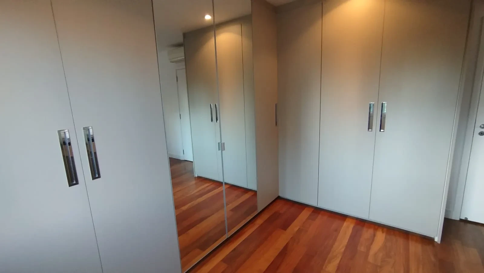 Imagem Apartamento com 1 Quarto à Venda ou Locação, 93 m² em Itaim Bibi - São Paulo