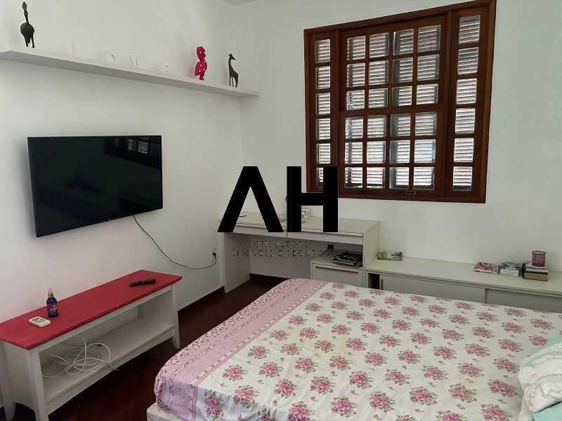 Imagem Casa com 4 Quartos à Venda, em Muriqui - Niterói