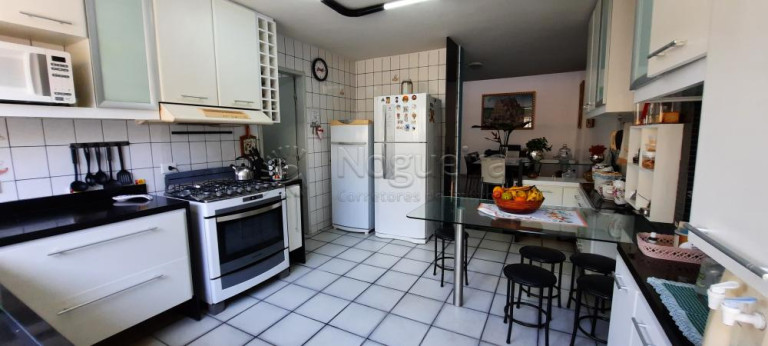 Casa com 4 Quartos à Venda, 420 m² em Madalena - Recife