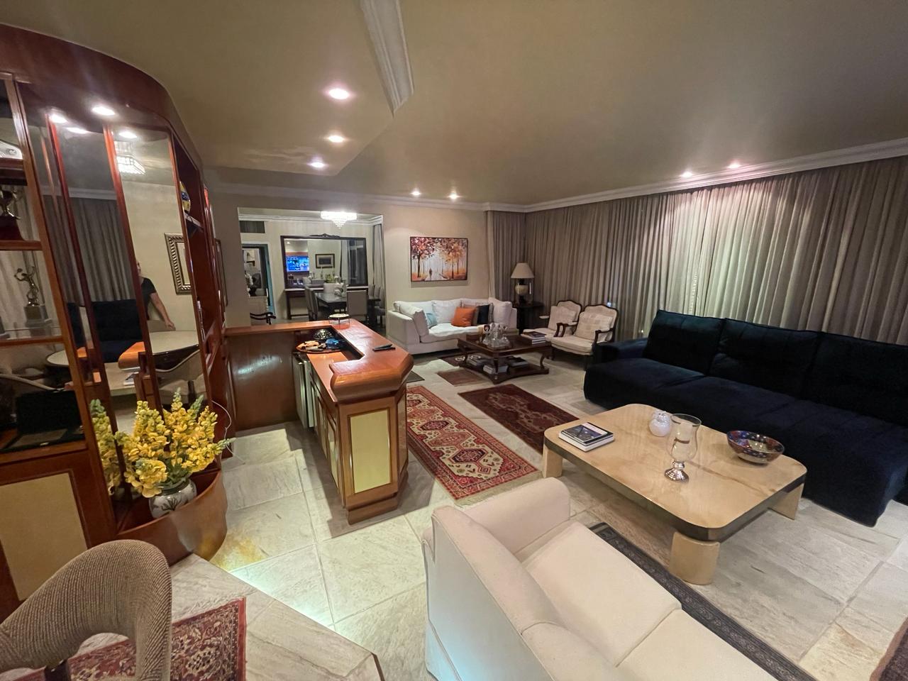 Imagem Apartamento com 4 Quartos à Venda, 224 m²em Centro - Florianópolis