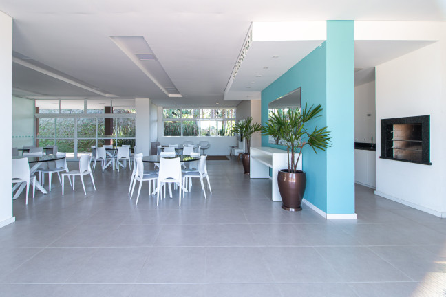 Imagem Sobrado com 3 Quartos à Venda, 300 m² em Santa Cândida - Curitiba