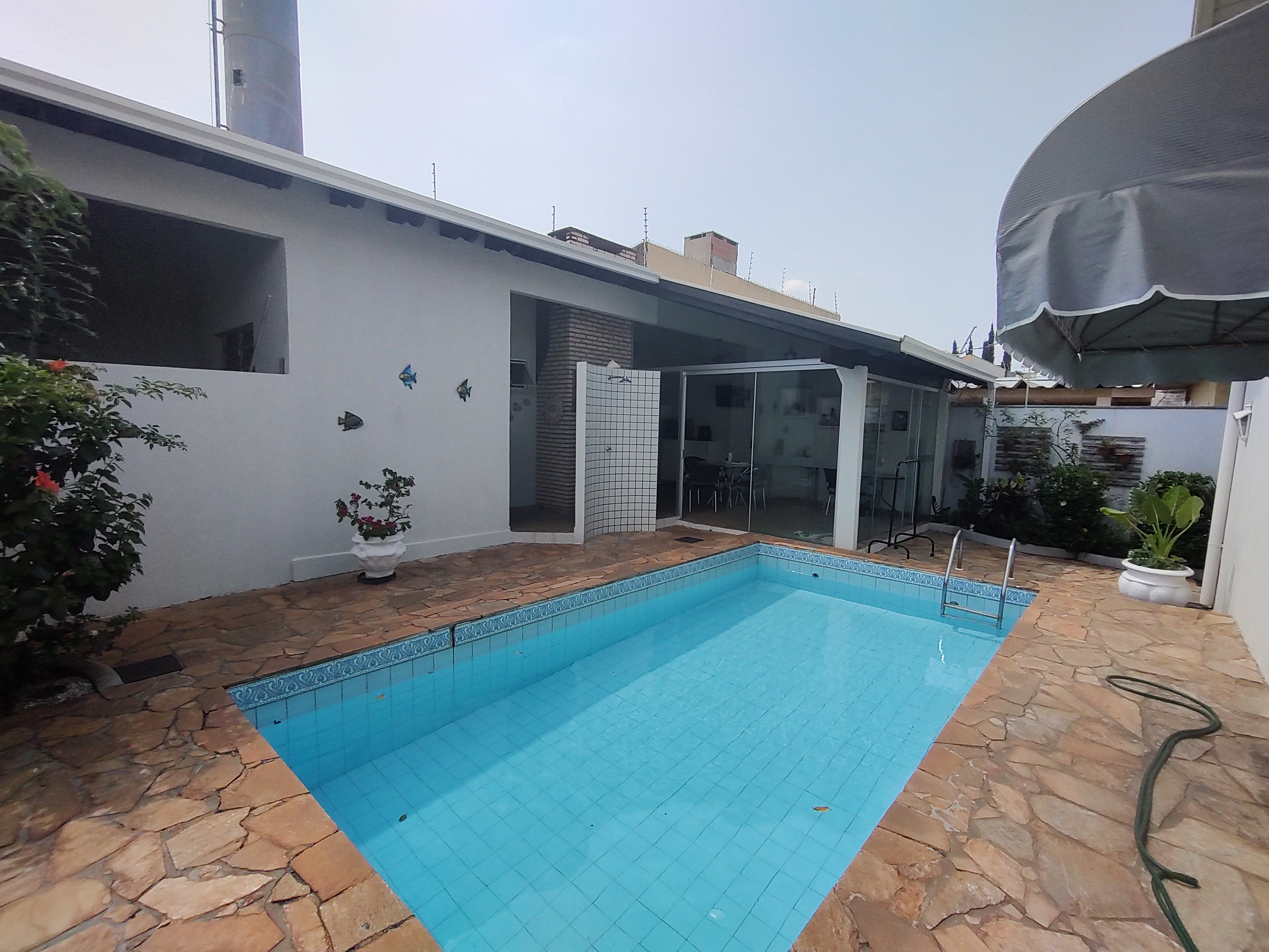 Imagem Casa com 3 Quartos à Venda, 204 m²em Jardim São Bento - Campo Grande