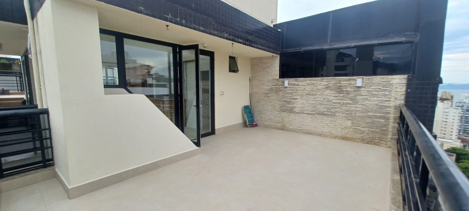 Imagem Cobertura com 3 Quartos à Venda, 240 m²em Centro - Florianópolis