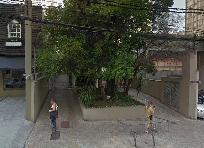 Condomínio Claudia Jardim América em São Paulo