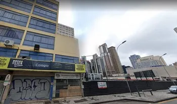 Condomínio Centro Comercial Cruz De Nacar em Curitiba