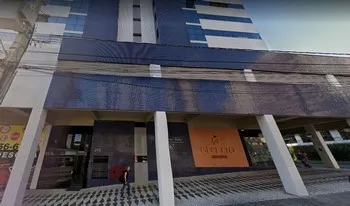 Condomínio Centro Empresarial Cabral Tower em Curitiba