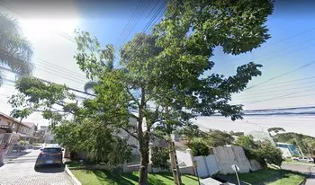 Condomínio Conj Res Quinta De Guimaraes em Curitiba