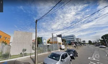 Condomínio Conjunto Residêncial Irapuãn em Curitiba