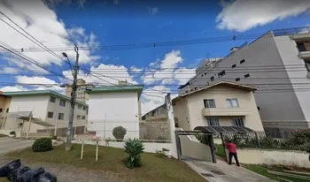 Condomínio Do Conjunto Residêncial Dona Nazle em Curitiba