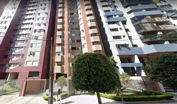 Condomínio Do Edifício Brick Tower em Curitiba