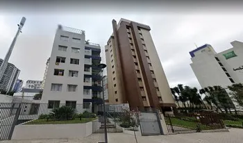 Condomínio Calais em Curitiba