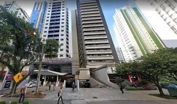 Condomínio Centro Medico Plinio Mattos Pessoa em Curitiba
