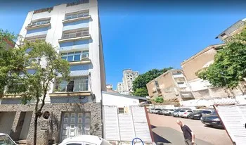 Condomínio Claudio Fernandes Barbosa em Porto Alegre