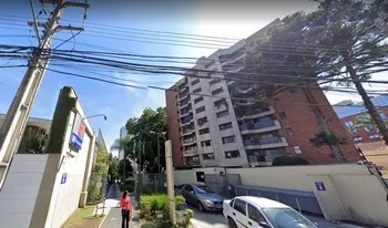 Condomínio Delta Corporate Building em Curitiba