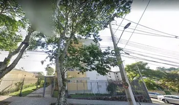 Condomínio Dona Emília Garmatter em Curitiba