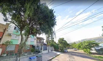 Condomínio Fernanda Ii em Porto Alegre