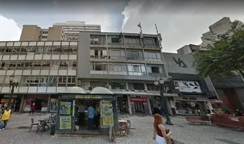Condomínio J R em Curitiba