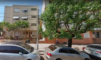 Condomínio Jeanne em Porto Alegre