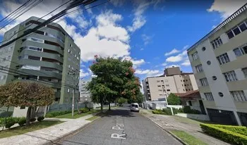 Condomínio José Henrique em Curitiba