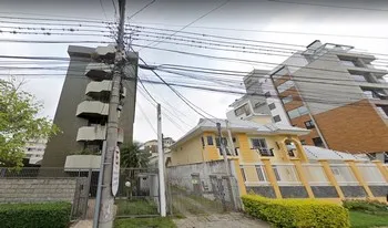 Condomínio Joséphina Acra em Curitiba