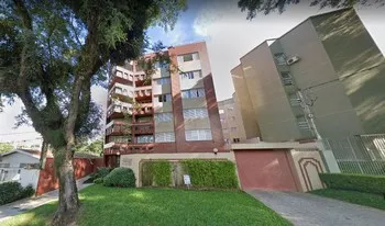 Condomínio Leonardo Mendes em Curitiba