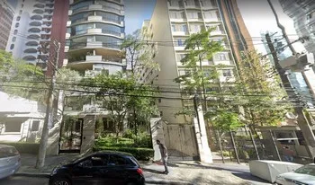 Condomínio Lindenberg Cosmopolitan Jardins em São Paulo