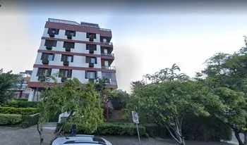 Condomínio Plaza Athenee em Porto Alegre