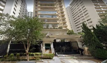Condomínio Plaza Athenee em São Paulo