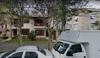 Condomínio Plaza Paris em Porto Alegre