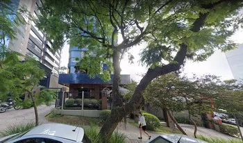 Condomínio Plaza Saint Charles em Porto Alegre