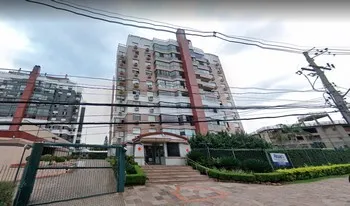 Condomínio Praça Paris em Porto Alegre
