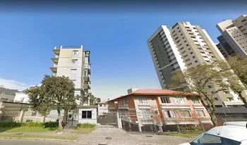 Condomínio Residêncial 388 em Curitiba