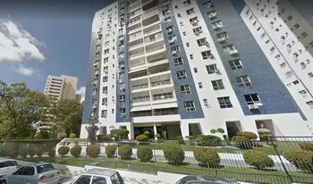 Condomínio Rosa Branca Vermelha E Amarela em Salvador