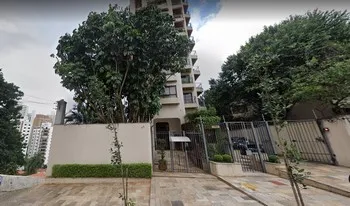 Condomínio Villa Dos Eucaliptos em São Paulo