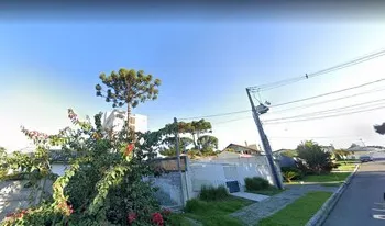 Condomínio Village Da Araucária em Curitiba