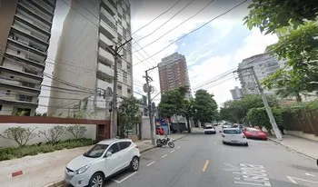 Condomínio Estilo Jardim América em São Paulo