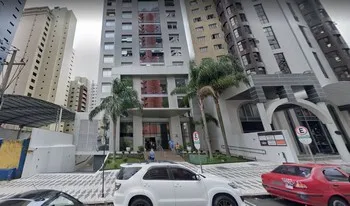 Condomínio Triumph Center Batel em Curitiba