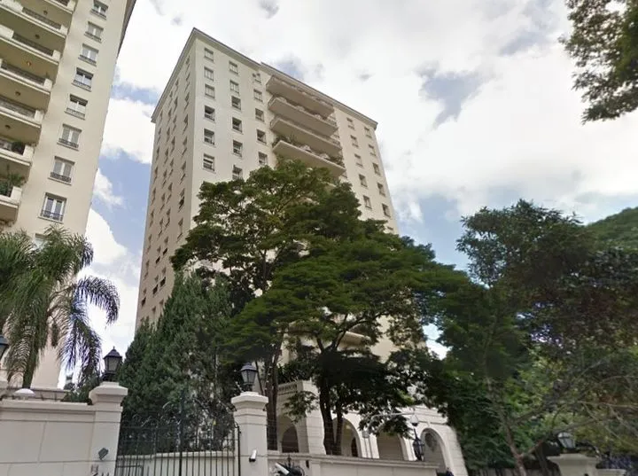 Condomínio Fábio Prado Jardim Europa em São Paulo
