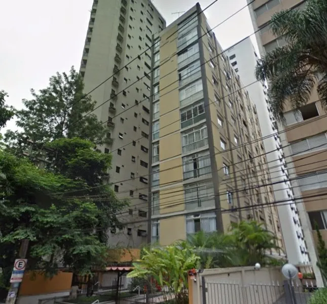 Condomínio Floripes Jardim América em São Paulo