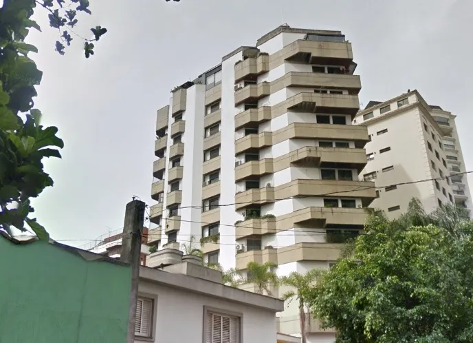 Condomínio Guarapari Campo Belo em São Paulo