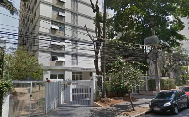 Condomínio Mainá Jardim América em São Paulo