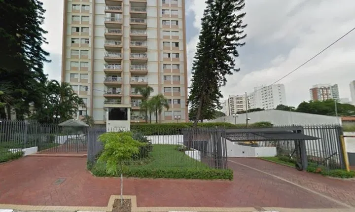 Condomínio Maison De Neuville Campo Belo em São Paulo