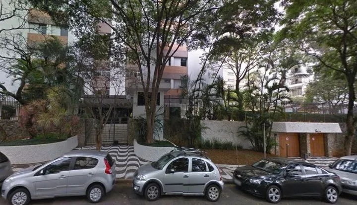 Condomínio Maison Saint Hilaire Campo Belo em São Paulo