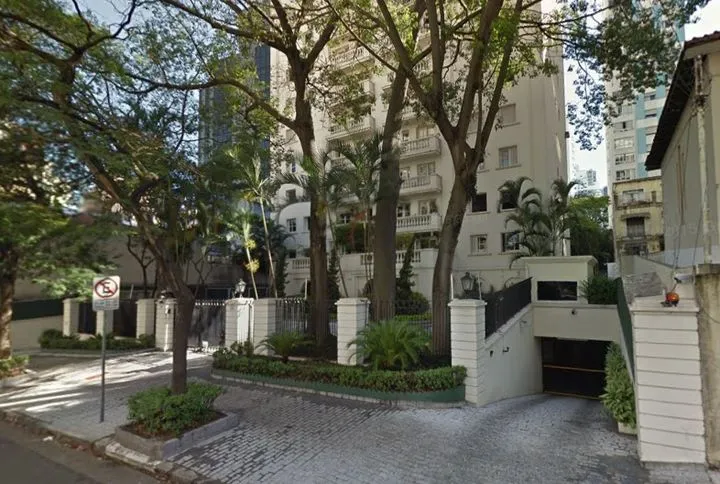 Condomínio Mansão Raffaello Jardim América em São Paulo