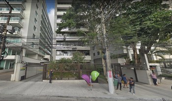 Condomínio Centro Comercial Adolfo Pinheiro em São Paulo