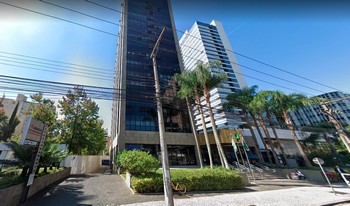 Condomínio Centro Comercial Candido De Abreu em Curitiba