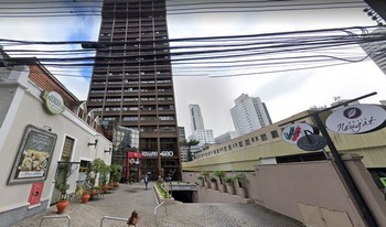 Condomínio Centro Empresarial Emíliano Perneta em Curitiba