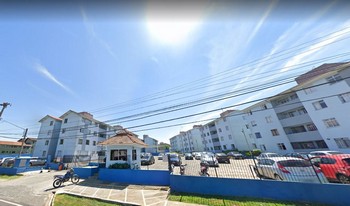 Condomínio Conjunto Res. Visconde De Cairu em Curitiba