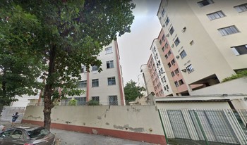 Condomínio Conjunto Residêncial Bispo De Lacerda em Rio De Janeiro