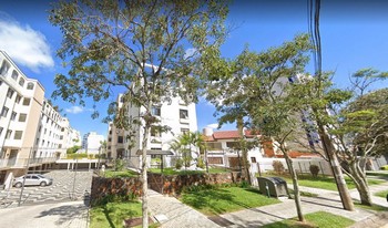 Condomínio Conjunto Residêncial Edifício Village Saint Ettienne em Curitiba